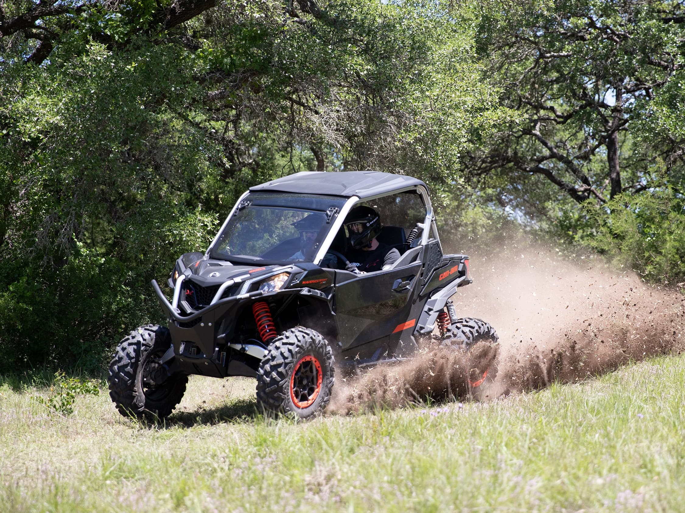 2027 Maverick Sport в действии
